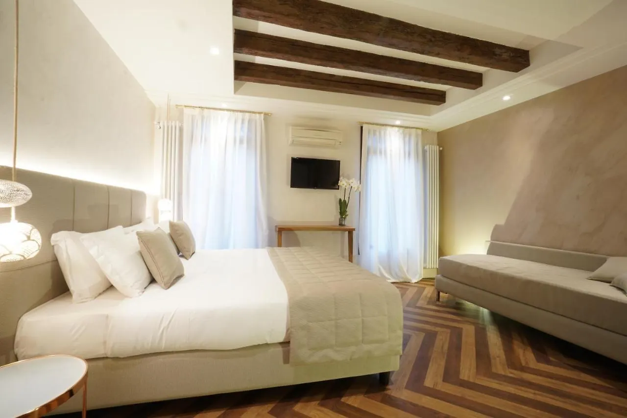 Bed and Breakfast P 1779 Venezia